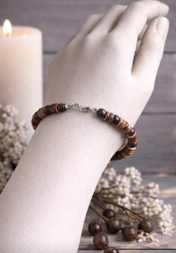 BRACELET PIERRES NATURELLES jADE FLEUR DE PRUNIER ET PERLES DE COCO (modèle homme)