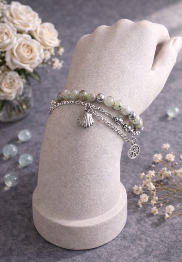 BRACELET PIERRES NATURELLES LARVIKITE+CHAINE ET BRELOQUES