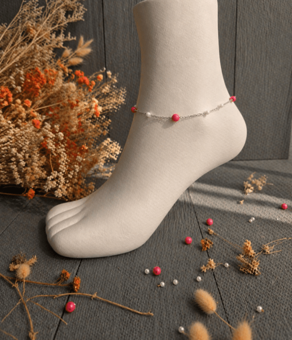 BRACELET DE CHEVILLE PIERRES NATURELLES CINABRE ET NACRE