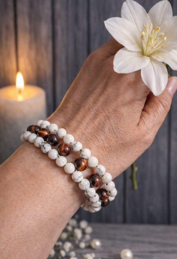 BRACELET PIERRES NATURELLES HOWLITE ET OEIL DE TAUREAU