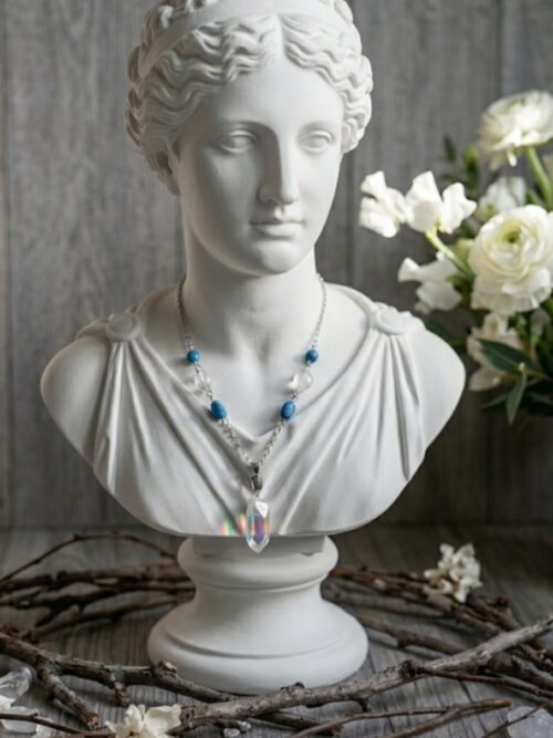 CHAINE ET PENDENTIF PIERRES NATURELLES SODALITE ET CRISTAL DE ROCHE