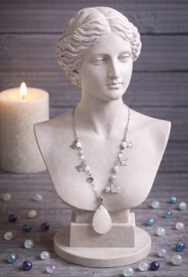 CHAINE ET PENDENTIF PIERRES NATURELLES AIGUE-MARINE ET CRISTAL DE ROCHE LAITEUX